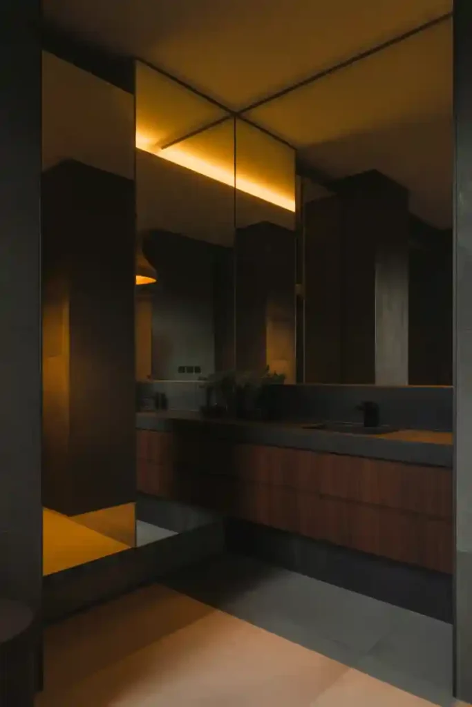  Mirrors That Amplify Light