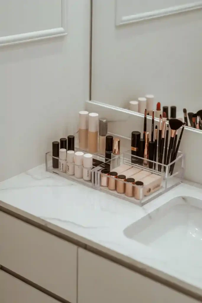 Makeup Organization with Low-Profile Holders